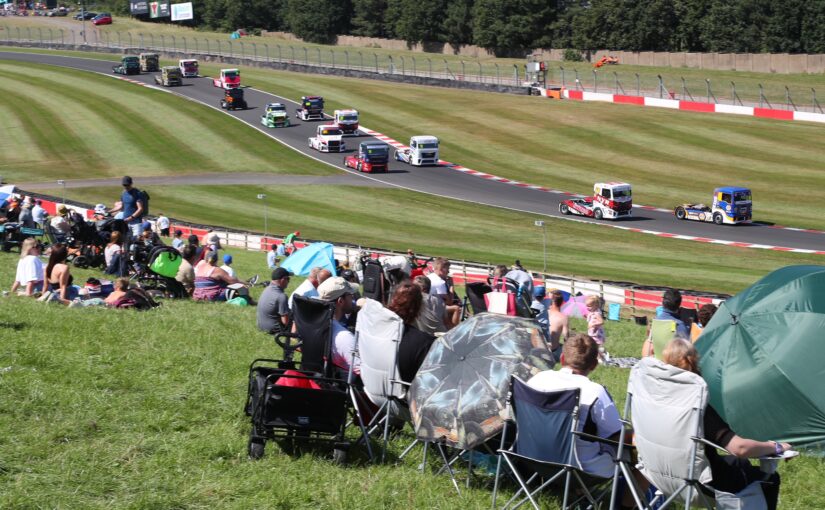 BARC takes centre stage at Donington Park for captivating Convoy