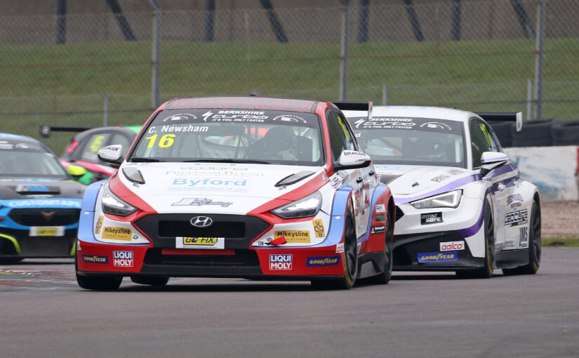 BARC kicks off 2025 season in style at Donington Park